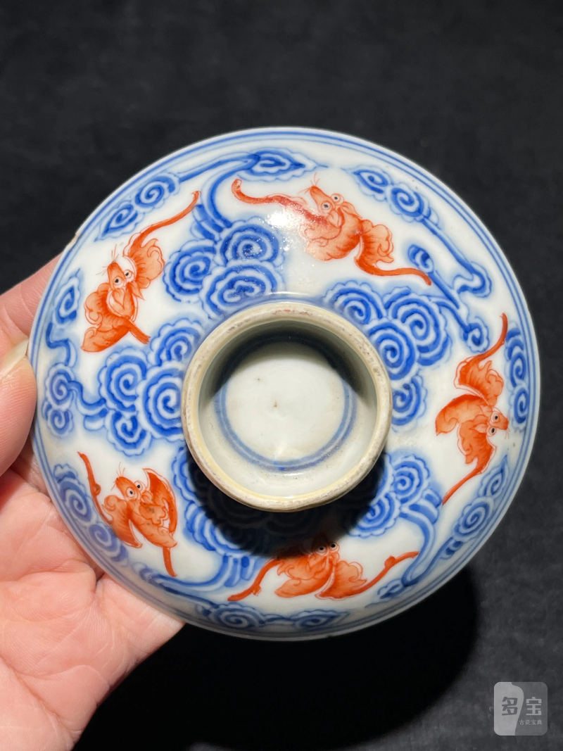 清晚期 青花矾红云蝠纹盖碗一对 - 图13
